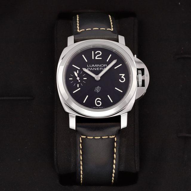 Panerai Luminor Logo PAM01084 Image 2